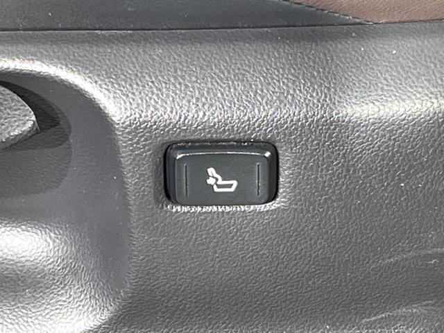 Ｃ－ＨＲ Ｇ　純正ナビ　バックカメラ　レーダークルーズコントロール　トヨタセーフティセンス　スマートキー　ＥＴＣ　シートヒーター　純正１８インチＡＷ　Ｂｌｕｅｔｏｏｔｈ接続　フルセグＴＶ（44枚目）