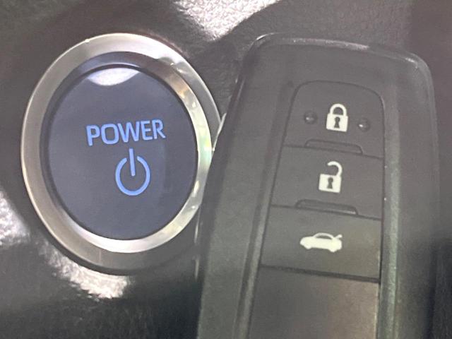 カローラ ハイブリッド　ダブルバイビー　バックカメラ　衝突被害軽減システム　レーダークルーズ　禁煙車　ハーフレザーシート　ドラレコ　コーナーセンサー　スマートキー　ＬＥＤヘッド　ビルトインＥＴＣ　オートハイビーム　車線逸脱警報（6枚目）