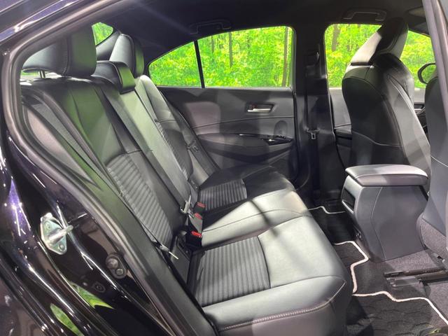 カローラ ハイブリッド　ダブルバイビー　バックカメラ　衝突被害軽減システム　レーダークルーズ　禁煙車　ハーフレザーシート　ドラレコ　コーナーセンサー　スマートキー　ＬＥＤヘッド　ビルトインＥＴＣ　オートハイビーム　車線逸脱警報（9枚目）