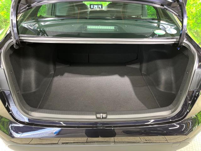 カローラ ハイブリッド　ダブルバイビー　バックカメラ　衝突被害軽減システム　レーダークルーズ　禁煙車　ハーフレザーシート　ドラレコ　コーナーセンサー　スマートキー　ＬＥＤヘッド　ビルトインＥＴＣ　オートハイビーム　車線逸脱警報（10枚目）