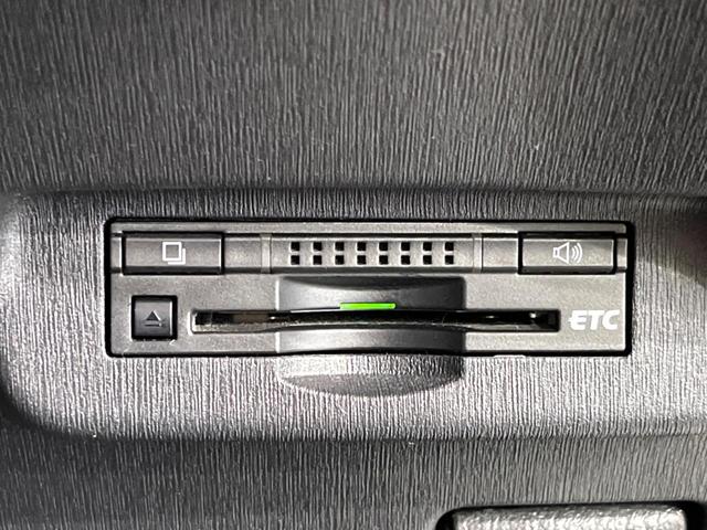 プリウス Gツーリングセレクション 純正8型ナビ バックカメラ パワーシート スマートキー LEDヘッド ビルトインETC クルコン 純正17インチアルミ オートライト オートエアコン Bluetooth CD フルセグ LEDフォグ(7枚目)