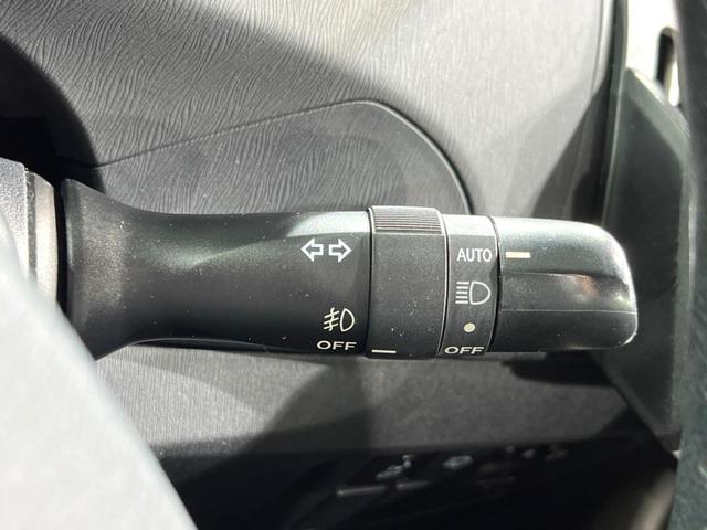 プリウス Gツーリングセレクション 純正8型ナビ バックカメラ パワーシート スマートキー LEDヘッド ビルトインETC クルコン 純正17インチアルミ オートライト オートエアコン Bluetooth CD フルセグ LEDフォグ(28枚目)