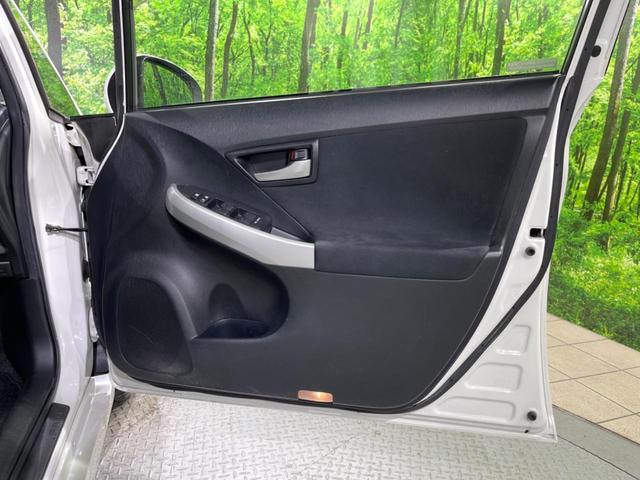 プリウス Gツーリングセレクション 純正8型ナビ バックカメラ パワーシート スマートキー LEDヘッド ビルトインETC クルコン 純正17インチアルミ オートライト オートエアコン Bluetooth CD フルセグ LEDフォグ(39枚目)