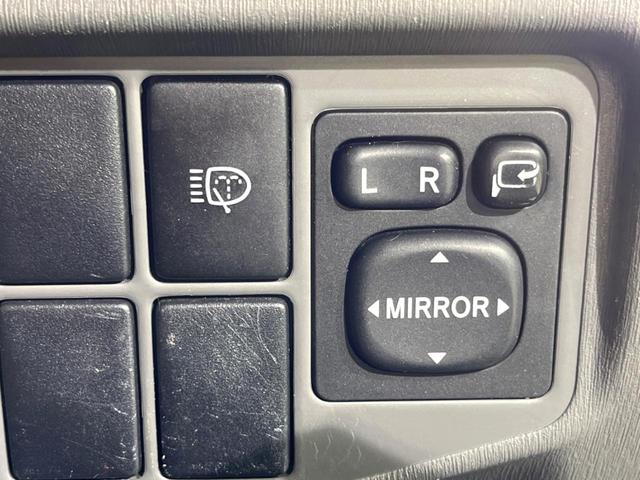 プリウス Sツーリングセレクション バックカメラ スマートキー LEDヘッド ビルトインETC オートライト オートエアコン Bluetooth CD DVD再生 フルセグ(22枚目)