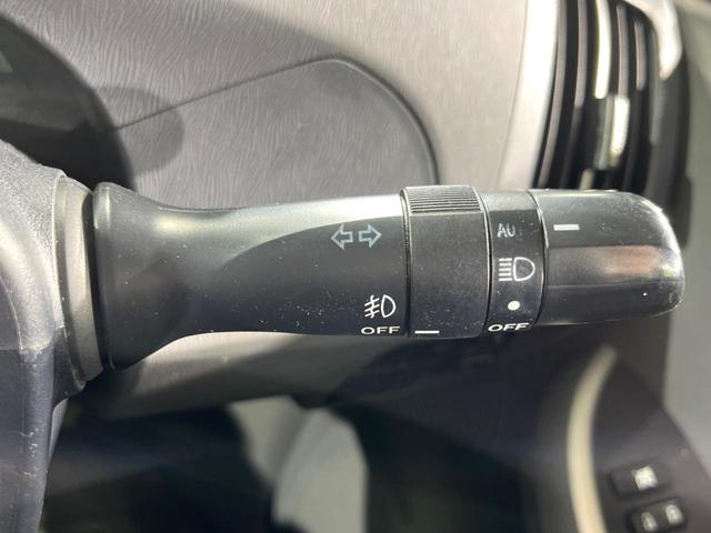 プリウス Sツーリングセレクション バックカメラ スマートキー LEDヘッド ビルトインETC オートライト オートエアコン Bluetooth CD DVD再生 フルセグ(25枚目)