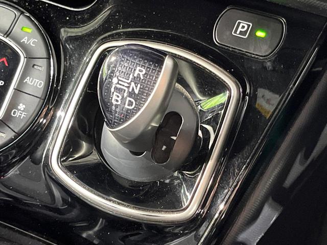 ノア ハイブリッドSi ダブルバイビーII 両側電動ドア SDナビ 後席モニター バックカメラ 衝突被害軽減システム 禁煙車 ハーフレザーシート ドラレコ コーナーセンサー スマートキー LEDヘッド ビルトインETC クルコン(40枚目)