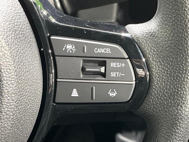 Ｎ－ＢＯＸカスタム ベースグレード　届出済未使用車　電動スライドドア　衝突被害軽減システム　レーダークルーズ　コーナーセンサー　スマートキー　ＬＥＤヘッド　純正１４インチアルミ　オートハイビーム　車線逸脱警報　オートライト（4枚目）