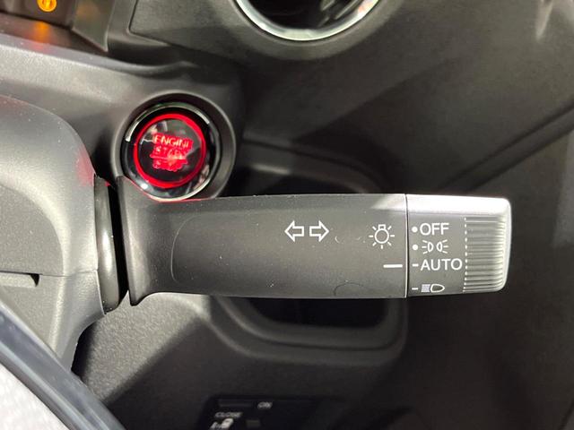 Ｎ－ＢＯＸカスタム ベースグレード　届出済未使用車　電動スライドドア　衝突被害軽減システム　レーダークルーズ　コーナーセンサー　スマートキー　ＬＥＤヘッド　純正１４インチアルミ　オートハイビーム　車線逸脱警報　オートライト（6枚目）