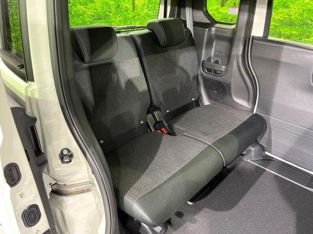 Ｎ－ＢＯＸカスタム ベースグレード　届出済未使用車　電動スライドドア　衝突被害軽減システム　レーダークルーズ　コーナーセンサー　スマートキー　ＬＥＤヘッド　純正１４インチアルミ　オートハイビーム　車線逸脱警報　オートライト（9枚目）