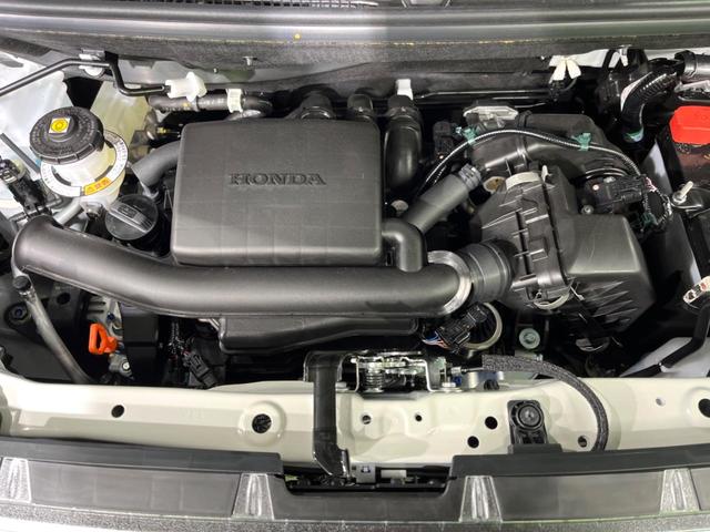 Ｎ－ＢＯＸカスタム ベースグレード　届出済未使用車　電動スライドドア　衝突被害軽減システム　レーダークルーズ　コーナーセンサー　スマートキー　ＬＥＤヘッド　純正１４インチアルミ　オートハイビーム　車線逸脱警報　オートライト（18枚目）