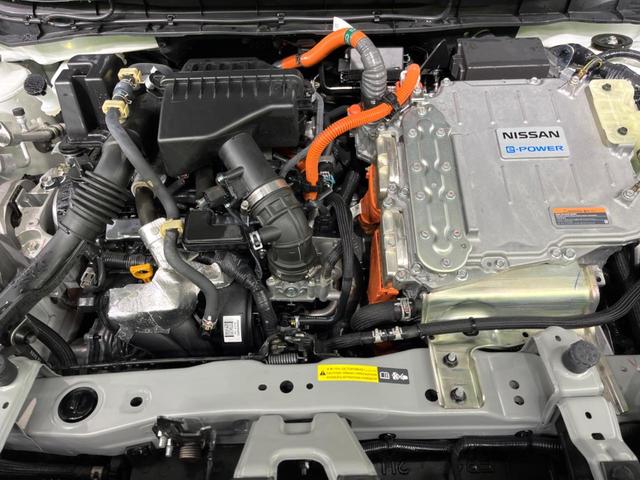 キックス Ｘ　純正８インチナビ　アラウンドビューモニター　プロパイロット　エマージェンシーブレーキ　インテリジェントルームミラー　ドライブレコーダー　ＥＴＣ　純正１７インチアルミホイール　ＬＥＤヘッドライト（18枚目）