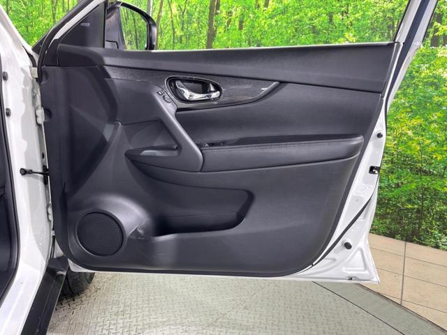 エクストレイル ２０Ｘ　エマージェンシーブレーキパッケージ　純正ＳＤナビ　全周囲カメラ　衝突被害軽減システム　電動リアゲート　ハーフレザーシート　ドラレコ　コーナーセンサー　スマートキー　ＬＥＤヘッド　ビルトインＥＴＣ　クルコン　純正１７インチアルミ（39枚目）