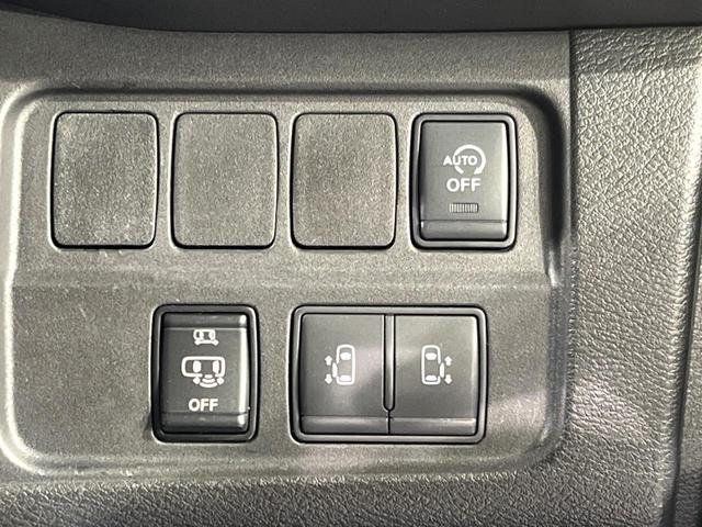 セレナ ハイウェイスター　ＶセレクションＩＩ　両側電動ドア　純正ＳＤナビ　後席モニター　全周囲カメラ　衝突被害軽減システム　禁煙車　コーナーセンサー　スマートキー　ＬＥＤヘッド　ビルトインＥＴＣ　クルコン　純正１６インチアルミ　オートライト（6枚目）