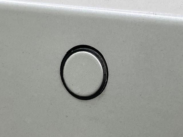 セレナ ハイウェイスター　ＶセレクションＩＩ　両側電動ドア　純正ＳＤナビ　後席モニター　全周囲カメラ　衝突被害軽減システム　禁煙車　コーナーセンサー　スマートキー　ＬＥＤヘッド　ビルトインＥＴＣ　クルコン　純正１６インチアルミ　オートライト（7枚目）