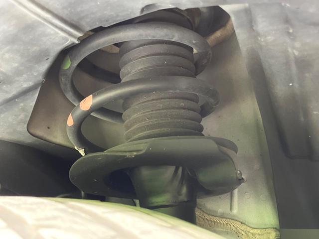 セレナ ハイウェイスター　ＶセレクションＩＩ　両側電動ドア　純正ＳＤナビ　後席モニター　全周囲カメラ　衝突被害軽減システム　禁煙車　コーナーセンサー　スマートキー　ＬＥＤヘッド　ビルトインＥＴＣ　クルコン　純正１６インチアルミ　オートライト（21枚目）