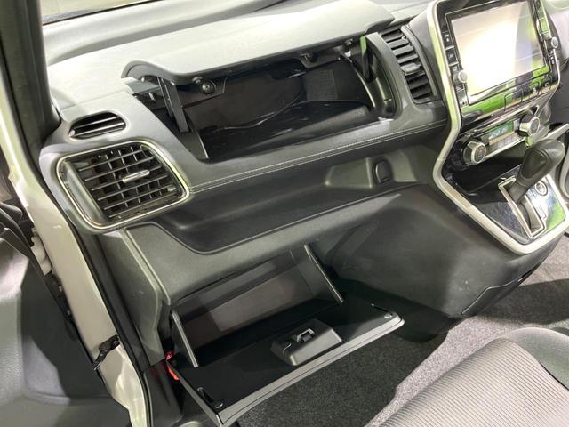 セレナ ハイウェイスター　ＶセレクションＩＩ　両側電動ドア　純正ＳＤナビ　後席モニター　全周囲カメラ　衝突被害軽減システム　禁煙車　コーナーセンサー　スマートキー　ＬＥＤヘッド　ビルトインＥＴＣ　クルコン　純正１６インチアルミ　オートライト（22枚目）