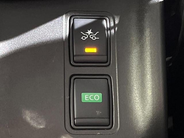 セレナ ハイウェイスター　ＶセレクションＩＩ　両側電動ドア　純正ＳＤナビ　後席モニター　全周囲カメラ　衝突被害軽減システム　禁煙車　コーナーセンサー　スマートキー　ＬＥＤヘッド　ビルトインＥＴＣ　クルコン　純正１６インチアルミ　オートライト（26枚目）