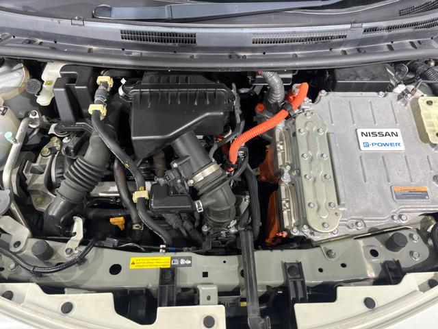 ノート e-パワー X 純正SDナビ 全周囲カメラ 衝突被害軽減システム 禁煙車 ドラレコ コーナーセンサー スマートキー LEDヘッド ETC 純正15インチアルミ 車線逸脱警報 オートライト オートエアコン(18枚目)