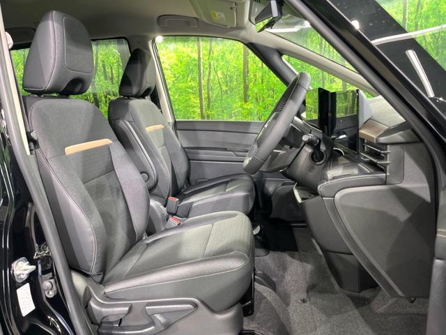 セレナ e-パワー ハイウェイスターV 登録済未使用車 両側電動ドア 全周囲カメラ 衝突被害軽減システム レーダークルーズ コーナーセンサー スマートキー LEDヘッド ビルトインETC 純正16インチアルミ オートハイビーム(8枚目)