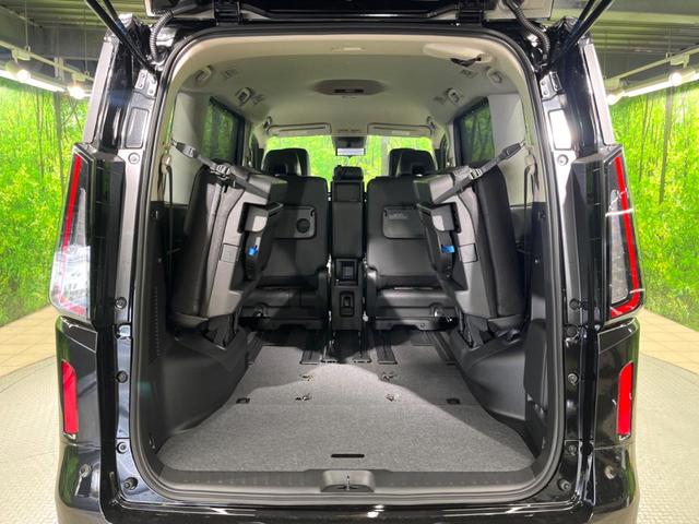 セレナ e-パワー ハイウェイスターV 登録済未使用車 両側電動ドア 全周囲カメラ 衝突被害軽減システム レーダークルーズ コーナーセンサー スマートキー LEDヘッド ビルトインETC 純正16インチアルミ オートハイビーム(11枚目)