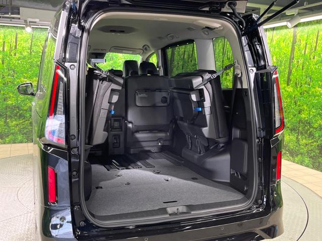 セレナ e-パワー ハイウェイスターV 登録済未使用車 両側電動ドア 全周囲カメラ 衝突被害軽減システム レーダークルーズ コーナーセンサー スマートキー LEDヘッド ビルトインETC 純正16インチアルミ オートハイビーム(44枚目)