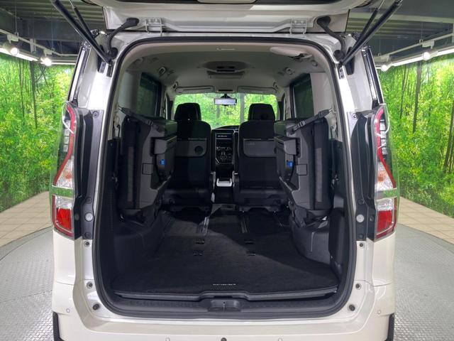 セレナ ｅ－パワー　ハイウェイスターＶ　両側電動ドア　純正ＳＤナビ　後席モニター　全周囲カメラ　衝突被害軽減システム　レーダークルーズ　禁煙車　ドラレコ　コーナーセンサー　スマートキー　ＬＥＤヘッド　ビルトインＥＴＣ　車線逸脱警報（12枚目）