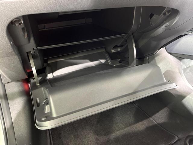 ノート Ｘ　純正ＳＤナビ　アラウンドビューモニター　衝突被害軽減システム　レーダークルーズ　禁煙車　コーナーセンサー　スマートキー　ＬＥＤヘッド　ビルトインＥＴＣ　オートハイビーム　車線逸脱警報　オートライト（21枚目）