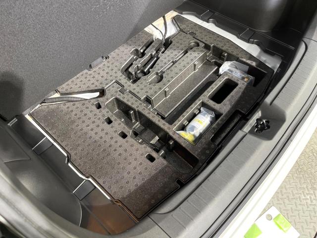 ノート Ｘ　純正ＳＤナビ　アラウンドビューモニター　衝突被害軽減システム　レーダークルーズ　禁煙車　コーナーセンサー　スマートキー　ＬＥＤヘッド　ビルトインＥＴＣ　オートハイビーム　車線逸脱警報　オートライト（38枚目）