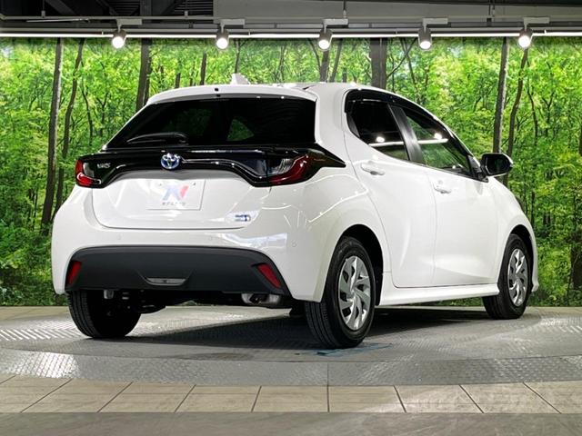 ヤリス ハイブリッドＸ　ナビ付ディスプレイ　衝突被害軽減システム　レーダークルーズ　禁煙車　ドラレコ　コーナーセンサー　スマートキー　ＥＴＣ　車線逸脱警報　オートライト　オートエアコン　Ｂｌｕｅｔｏｏｔｈ　電動格納ミラー（17枚目）