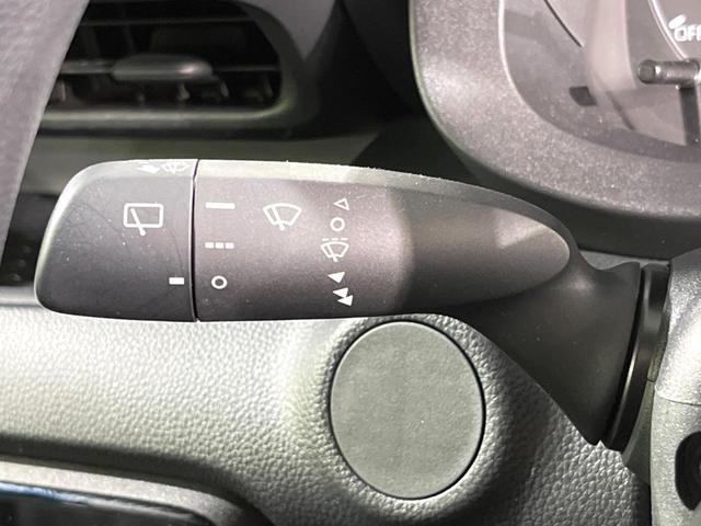 ヤリス ハイブリッドＸ　ナビ付ディスプレイ　衝突被害軽減システム　レーダークルーズ　禁煙車　ドラレコ　コーナーセンサー　スマートキー　ＥＴＣ　車線逸脱警報　オートライト　オートエアコン　Ｂｌｕｅｔｏｏｔｈ　電動格納ミラー（29枚目）