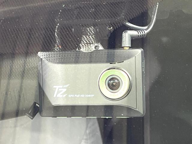 ヤリス ハイブリッドＺ　ディスプレイオーディオ　全周囲カメラ　衝突軽減システム　レーダークルーズ　禁煙車　ドラレコ　コーナーセンサー　スマートキー　ＬＥＤヘッド　ビルトインＥＴＣ　オートハイビーム　車線逸脱警報（5枚目）