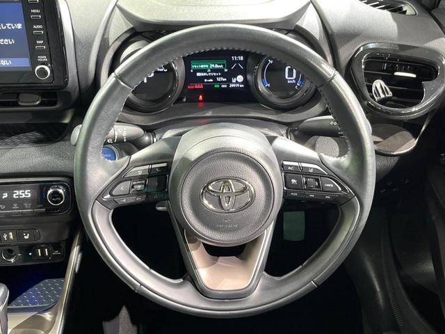 ヤリス ハイブリッドＺ　ディスプレイオーディオ　全周囲カメラ　衝突軽減システム　レーダークルーズ　禁煙車　ドラレコ　コーナーセンサー　スマートキー　ＬＥＤヘッド　ビルトインＥＴＣ　オートハイビーム　車線逸脱警報（11枚目）