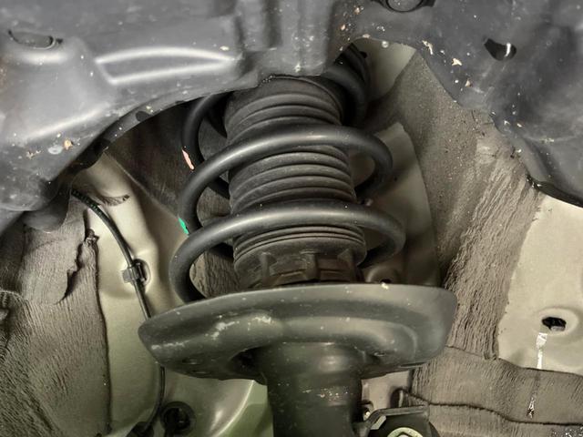 ヤリス ハイブリッドＺ　ディスプレイオーディオ　全周囲カメラ　衝突軽減システム　レーダークルーズ　禁煙車　ドラレコ　コーナーセンサー　スマートキー　ＬＥＤヘッド　ビルトインＥＴＣ　オートハイビーム　車線逸脱警報（20枚目）