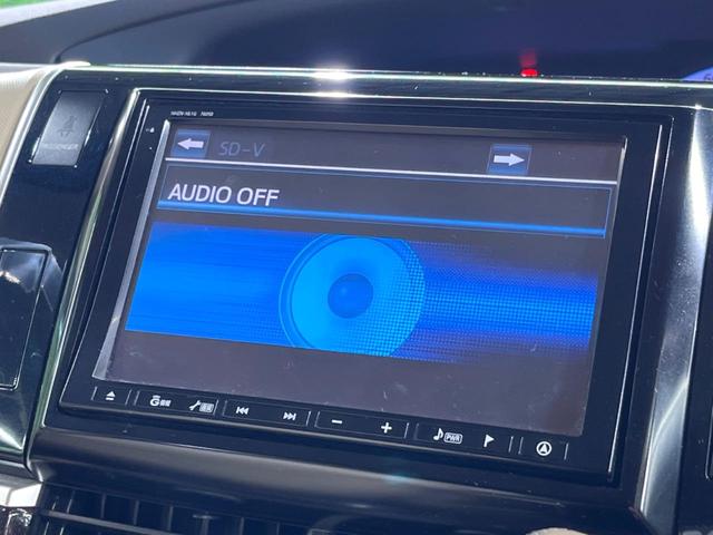 エスティマ アエラス　両側電動ドア　純正ＳＤナビ　後席モニター　ガラスルーフ　バックカメラ　禁煙車　ドラレコ　スマートキー　ＨＩＤヘッド　ビルトインＥＴＣ　クルコン　純正１８インチアルミ　オートライト（42枚目）