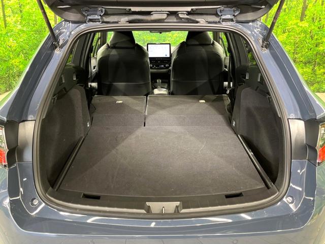 カローラツーリング ダブルバイビー　１０．５インチディスプレイオーディオ　バックカメラ　衝突被害軽減システム　レーダークルーズ　禁煙車　ハーフレザーシート　ＬＥＤヘッド　ＥＴＣ２．０　純正１７インチアルミ　車線逸脱警報　オートライト（10枚目）