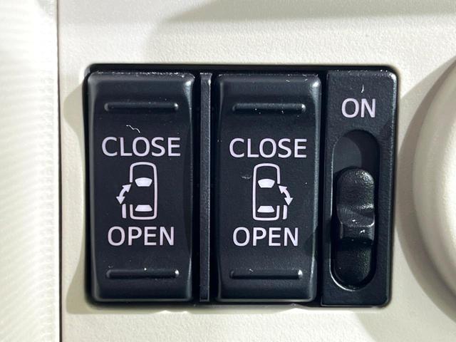 ムーヴキャンバス ＧブラックインテリアＶＳ　ＳＡＩＩＩ　全周囲カメラ　純正ナビ　両側パワースライドドア　スマートアシスト　スマートキー　ＥＴＣ　シートヒーター　オートマチックハイビーム　オートエアコン　ステアリングスイッチ（5枚目）