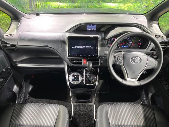 ヴォクシー ＺＳ　煌ＩＩ　フリップダウンモニター　純正９インチナビ　両側パワースライドドア　リアオートエアコン　スマートキー　クルーズコントロール　クリアランスソナー　ＥＴＣ　オートエアコン　オートライト（2枚目）