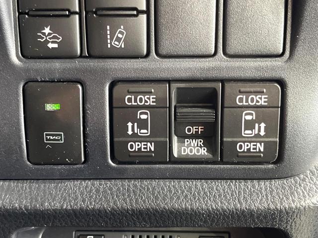 ヴォクシー ＺＳ　煌ＩＩ　フリップダウンモニター　純正９インチナビ　両側パワースライドドア　リアオートエアコン　スマートキー　クルーズコントロール　クリアランスソナー　ＥＴＣ　オートエアコン　オートライト（5枚目）