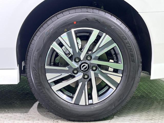 セレナ ハイウェイスターＶ　登録済み未使用車　アラウンドビューモニター　純正１２．３インチナビ　インテリジェントエマージェンシーブレーキ　ハンズフリー機能付き両側パワースライドドア　スマートキー　オートエアコン（14枚目）