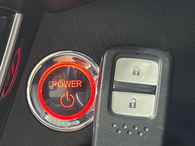 ヴェゼル ハイブリッドＺ・ホンダセンシング　ホンダセンシング　純正ナビ　バックカメラ　アダプティブクルーズコントロール　シートヒーター　ドライブレコーダー　ＥＴＣ　Ｂｌｕｅｔｏｏｔｈ接続　オートライト　純正１７インチアルミホイール（33枚目）