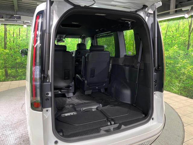 ステップワゴン ｅ：ＨＥＶスパーダ　プレミアムライン　純正１１．４インチナビ　両側電動ドア　全周囲カメラ　衝突被害軽減システム　レーダークルーズ　電動リアゲート　ハーフレザーシート　ドラレコ　コーナーセンサー　ＬＥＤヘッド　ＥＴＣ　純正１７インチアルミ（56枚目）