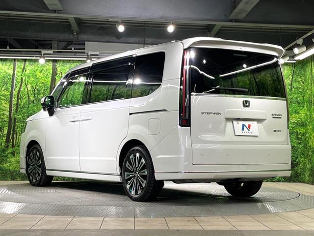 ステップワゴン ｅ：ＨＥＶスパーダ　プレミアムライン　純正１１．４インチナビ　両側電動ドア　全周囲カメラ　衝突被害軽減システム　レーダークルーズ　電動リアゲート　ハーフレザーシート　ドラレコ　コーナーセンサー　ＬＥＤヘッド　ＥＴＣ　純正１７インチアルミ（65枚目）