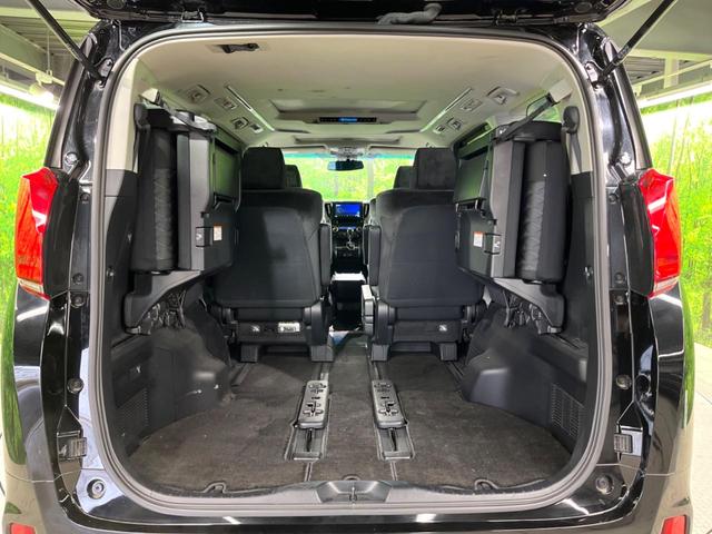 アルファード ２．５Ｓ　Ａパッケージ　サンルーフ　両側電動ドア　ナビ　バックカメラ　衝突被害軽減システム　レーダークルーズ　電動リアゲート　コーナーセンサー　スマートキー　ＬＥＤヘッド　ビルトインＥＴＣ　純正１８インチアルミ　オートライト（11枚目）