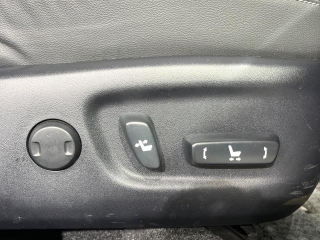 プリウス Ｇ　純正ＳＤナビ　バックカメラ　禁煙車　ハーフレザーシート　パワーシート　ドラレコ　スマートキー　ＨＩＤヘッド　ビルトインＥＴＣ　クルコン　オートライト　オートエアコン　Ｂｌｕｅｔｏｏｔｈ　ＣＤ（6枚目）