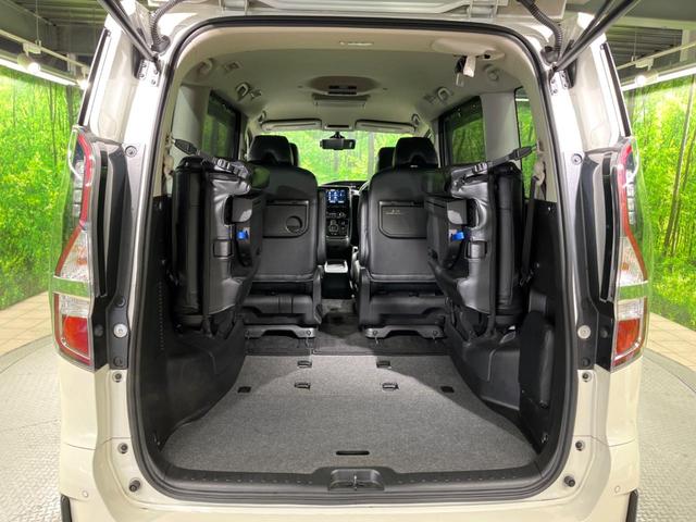 セレナ ｅ－パワー　ハイウェイスターＶ　フリップダウンモニター　純正１０インチナビ　全周囲カメラ　衝突被害軽減システム　レーダークルーズ　ハーフレザーシート　ドラレコ　コーナーセンサー　スマートキー　ＬＥＤヘッド　ビルトインＥＴＣ（11枚目）