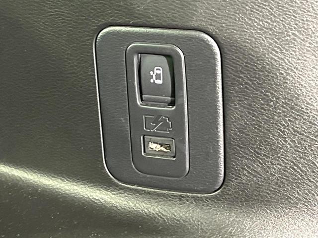 セレナ ｅ－パワー　ハイウェイスターＶ　フリップダウンモニター　純正１０インチナビ　全周囲カメラ　衝突被害軽減システム　レーダークルーズ　ハーフレザーシート　ドラレコ　コーナーセンサー　スマートキー　ＬＥＤヘッド　ビルトインＥＴＣ（23枚目）