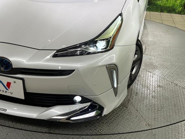 プリウス Ｓツーリングセレクション　フルエアロ　純正ＳＤナビ　バックカメラ　１００Ｖ電源　衝突被害軽減システム　禁煙車　レザー調シート　コーナーセンサー　スマートキー　ＬＥＤヘッド　ビルトインＥＴＣ　クルコン　純正１７インチアルミ（3枚目）