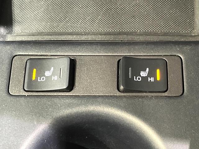 プリウス Ｓツーリングセレクション　フルエアロ　純正ＳＤナビ　バックカメラ　１００Ｖ電源　衝突被害軽減システム　禁煙車　レザー調シート　コーナーセンサー　スマートキー　ＬＥＤヘッド　ビルトインＥＴＣ　クルコン　純正１７インチアルミ（6枚目）