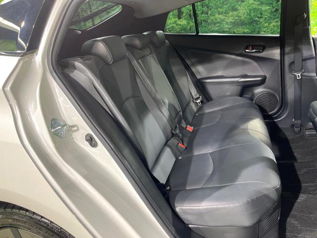 プリウス Ｓツーリングセレクション　フルエアロ　純正ＳＤナビ　バックカメラ　１００Ｖ電源　衝突被害軽減システム　禁煙車　レザー調シート　コーナーセンサー　スマートキー　ＬＥＤヘッド　ビルトインＥＴＣ　クルコン　純正１７インチアルミ（11枚目）