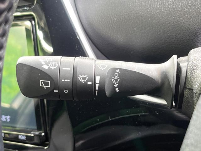 プリウス Ｓツーリングセレクション　フルエアロ　純正ＳＤナビ　バックカメラ　１００Ｖ電源　衝突被害軽減システム　禁煙車　レザー調シート　コーナーセンサー　スマートキー　ＬＥＤヘッド　ビルトインＥＴＣ　クルコン　純正１７インチアルミ（29枚目）